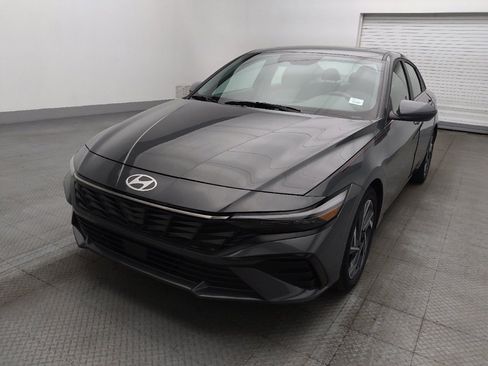 Used 2025 Hyundai Elantra SEL image 15