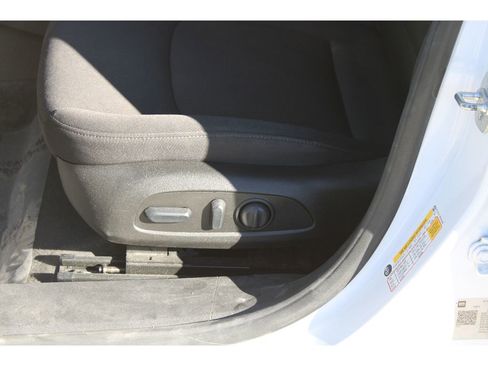 Used 2024 Chevrolet Malibu LT image 12