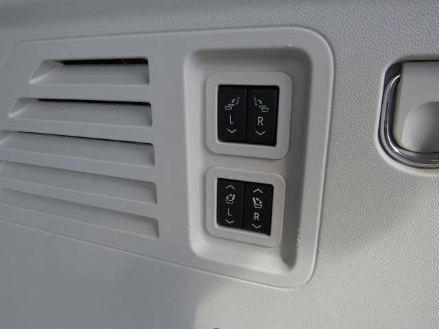 Used 2024 GMC Acadia Denali w/ Super Cruise Package FWD image 34