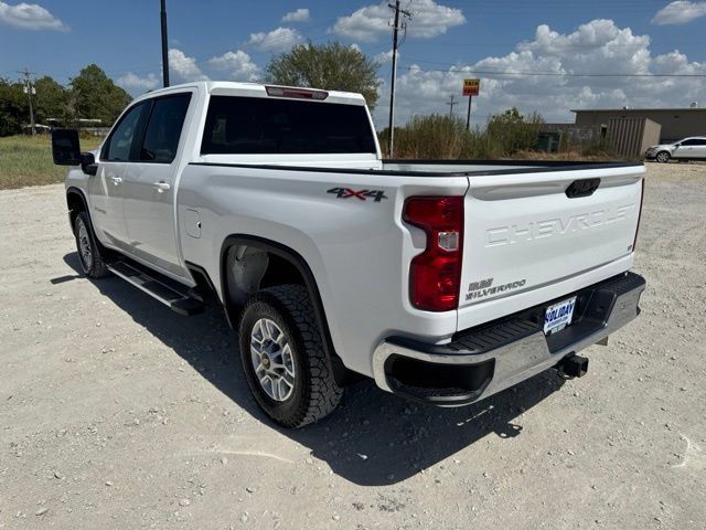 Used 2025 Chevrolet Silverado 2500 LT w/ Convenience Package AWD/4WD image 4