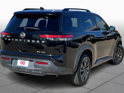 Used 2022 Nissan Pathfinder SV image 12