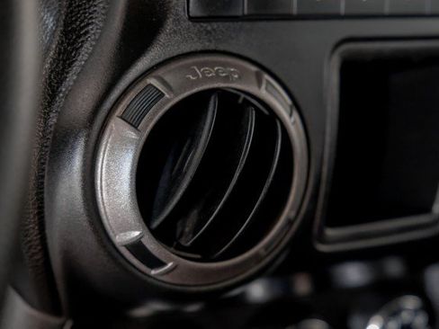 Used 2017 Jeep Wrangler Unlimited Sport AWD/4WD image 25