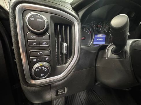 Used 2022 Chevrolet Silverado 1500 LT image 22