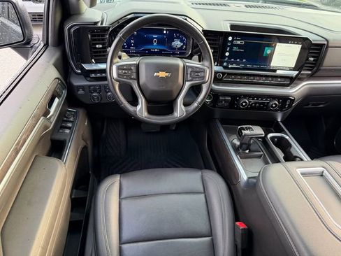 Used 2022 Chevrolet Silverado 1500 LTZ w/ LTZ Premium Package AWD/4WD image 9