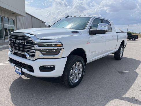 New 2026 RAM 2500 Laramie AWD/4WD image 1
