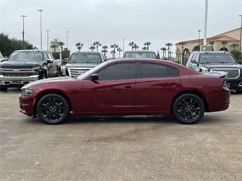 Used 2020 Dodge Charger SXT w/ Blacktop Package image 2