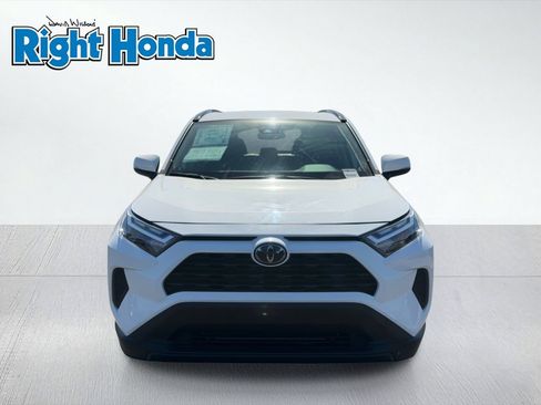 Used 2025 Toyota RAV4 XLE FWD image 10