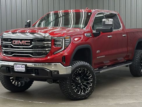 Used 2025 GMC Sierra 1500 SLT AWD/4WD image 1