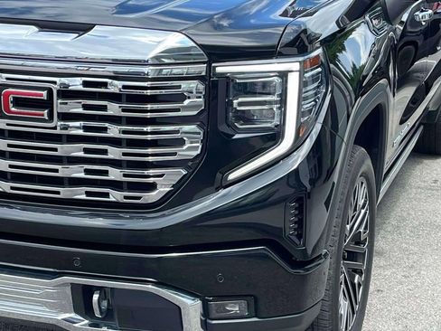 Certified 2023 GMC Sierra 1500 Denali w/ Denali Reserve Package AWD/4WD image 9