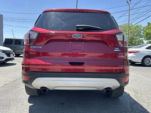 Used 2018 Ford Escape SE w/ SE Sync 3 Package AWD/4WD image 5