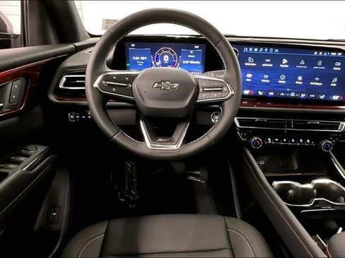 Used 2025 Chevrolet Traverse Z71 AWD/4WD image 6