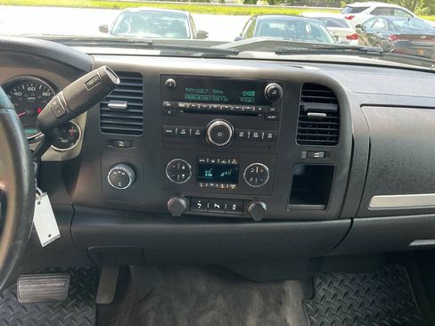 Used 2014 GMC Sierra 2500 SLE w/ SLE Preferred Package AWD/4WD image 25