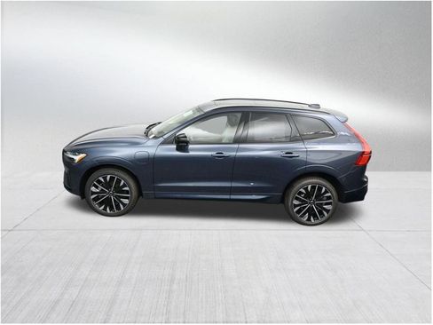 New 2026 Volvo XC60 T8 Ultra w/ Protection Package Premier AWD/4WD image 14