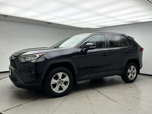 Used 2019 Toyota RAV4 XLE w/ Convenience Package AWD/4WD image 1