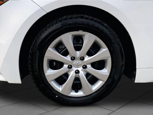 Used 2024 Toyota Corolla LE FWD image 11
