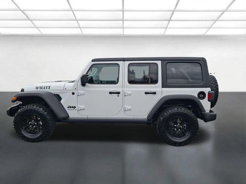 Used 2025 Jeep Wrangler Unlimited Sport AWD/4WD image 6