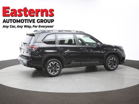 Used 2025 Subaru Forester Premium AWD/4WD image 45