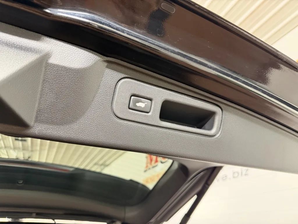 Used 2025 Honda Passport EX-L image 35