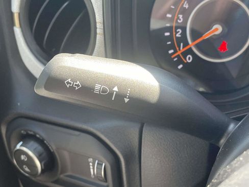 New 2025 Jeep Gladiator Sport image 15