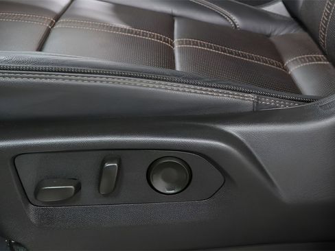 Used 2025 Chevrolet Tahoe High Country image 20