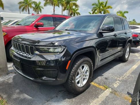 Used 2023 Jeep Grand Cherokee Laredo AWD/4WD image 30