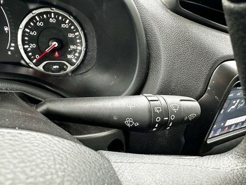 Used 2021 Jeep Renegade Sport image 28