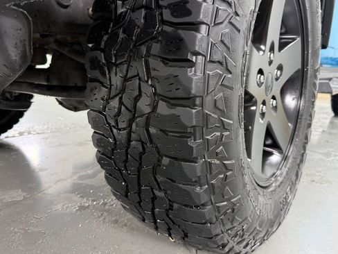 Used 2017 Jeep Wrangler Unlimited Sport AWD/4WD image 9