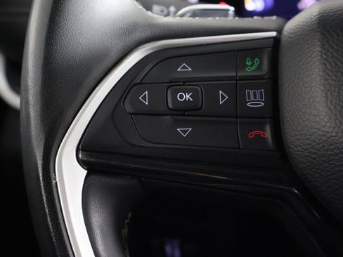 Used 2023 Jeep Grand Cherokee Altitude image 36