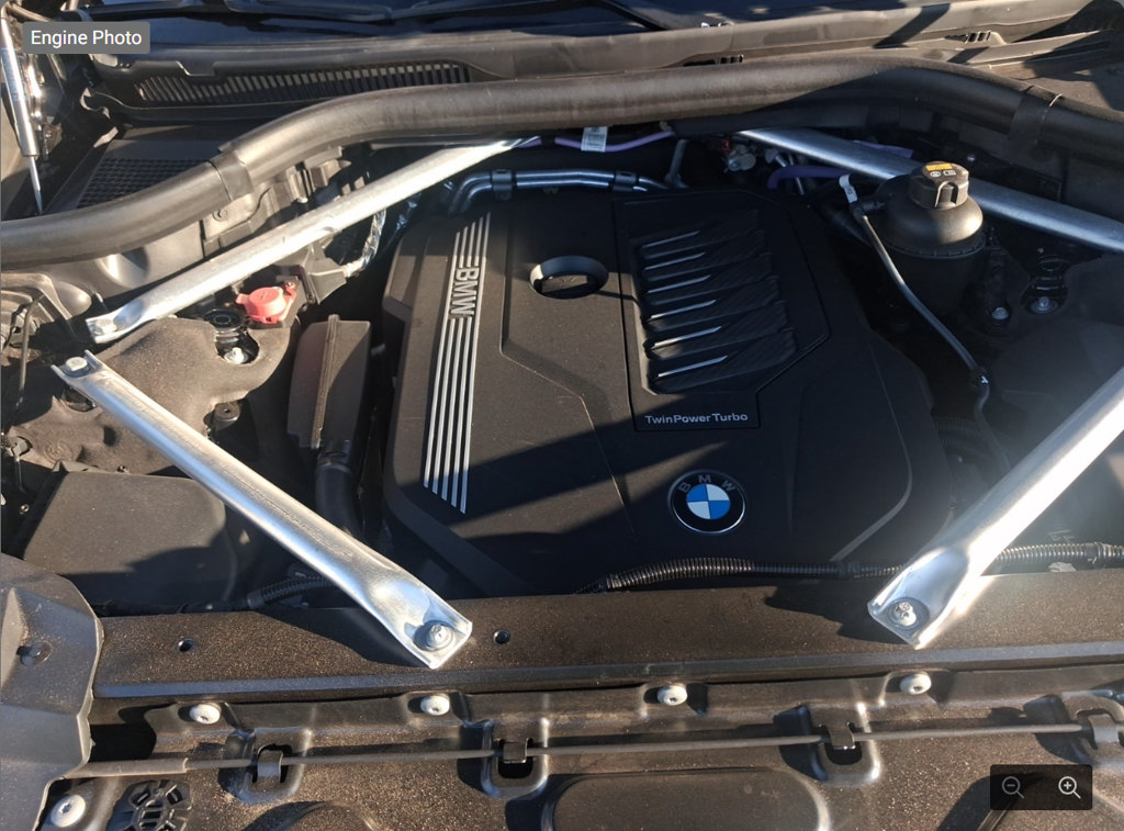 Used 2022 BMW X7 xDrive40i w/ M Sport Package AWD/4WD image 12