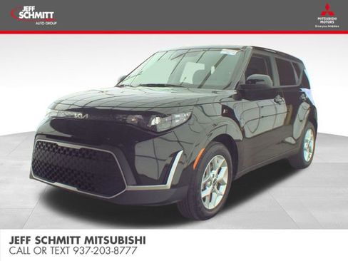 Used 2025 Kia Soul LX image 1