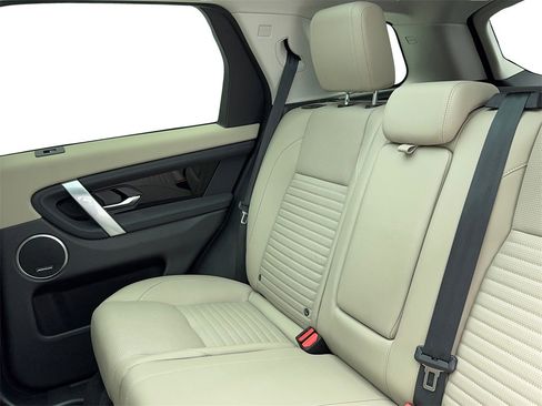 Used 2023 Land Rover Discovery Sport SE image 41