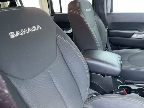 Used 2017 Jeep Wrangler Unlimited Sahara w/ Connectivity Group image 54