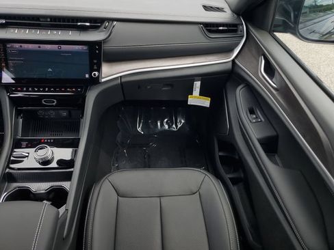 New 2026 Jeep Grand Cherokee L Limited AWD/4WD image 19