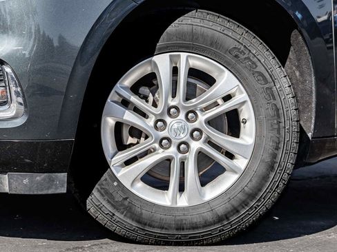 Used 2020 Buick Enclave Essence image 7