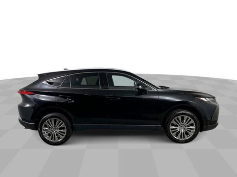 Used 2023 Toyota Venza XLE AWD/4WD image 9