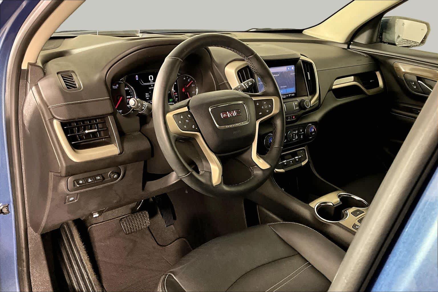 Used 2024 GMC Terrain Denali AWD/4WD image 16