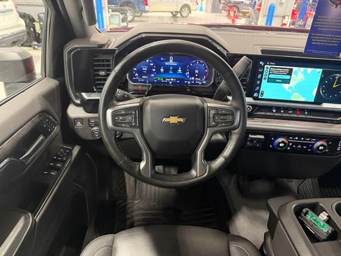 Used 2024 Chevrolet Silverado 2500 LTZ AWD/4WD image 2