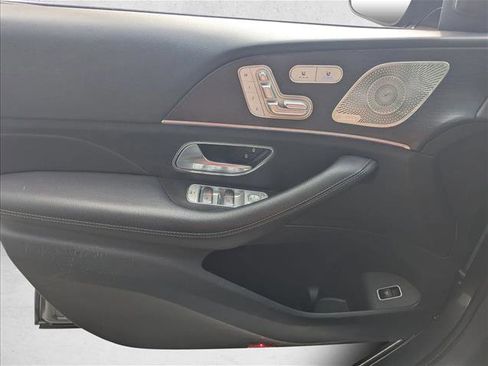 Used 2022 Mercedes-Benz GLS 450 4MATIC image 9