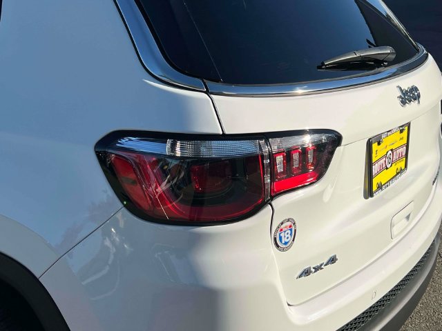 Used 2024 Jeep Compass Limited AWD/4WD image 10