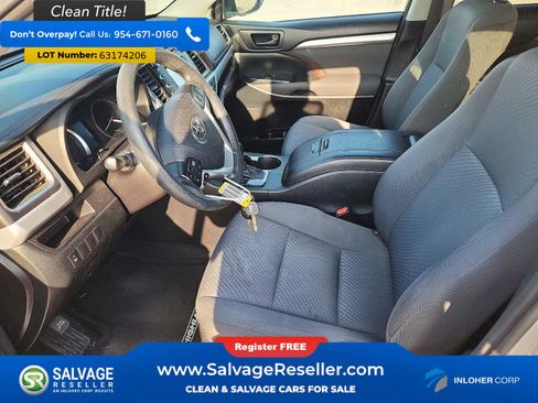 Used 2016 Toyota Highlander LE FWD image 9