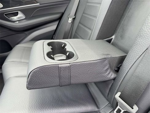 Used 2025 Mercedes-Benz GLE 580 4MATIC image 33