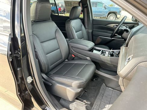 Used 2024 Chevrolet Traverse LT image 25