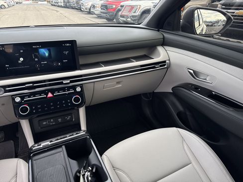 Used 2025 Hyundai Tucson Limited image 15