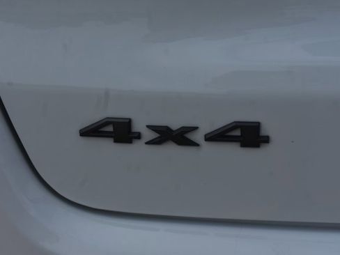 Used 2025 Jeep Compass Trailhawk AWD/4WD image 7