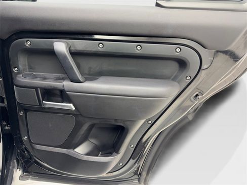 Used 2025 Land Rover Defender 110 S image 41