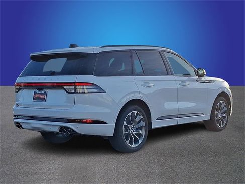 New 2026 Lincoln Aviator Premiere w/ Jet Appearance Package image 3