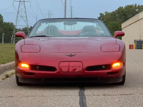 Used 2001 Chevrolet Corvette Convertible w/ Preferred Equipment Group2 RWD image 8