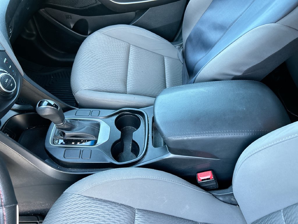 Used 2017 Hyundai Santa Fe SE FWD image 27