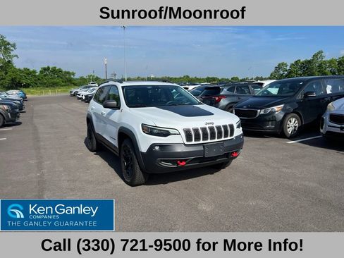 Used 2019 Jeep Cherokee Trailhawk w/ Comfort/Convenience Group AWD/4WD image 3