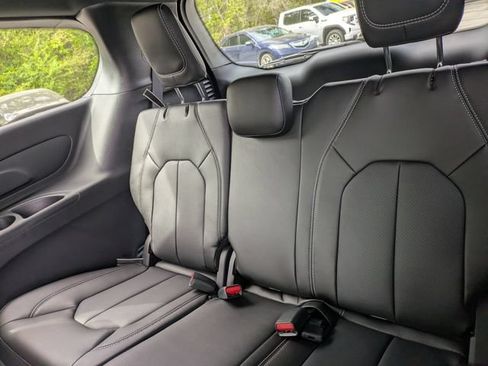 New 2026 Chrysler Voyager LX FWD image 17